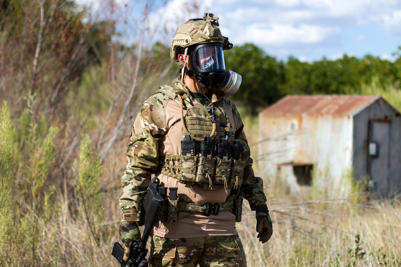 Soldier wearing the CM-6M tactical gas mask